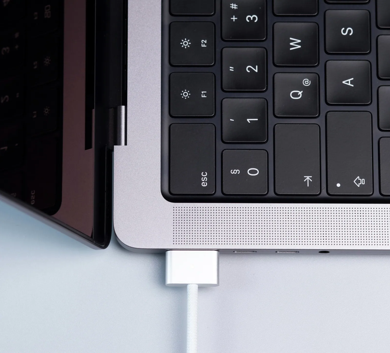 Free app reveals capabilities of USB-C cables for MacBook Air and other devices